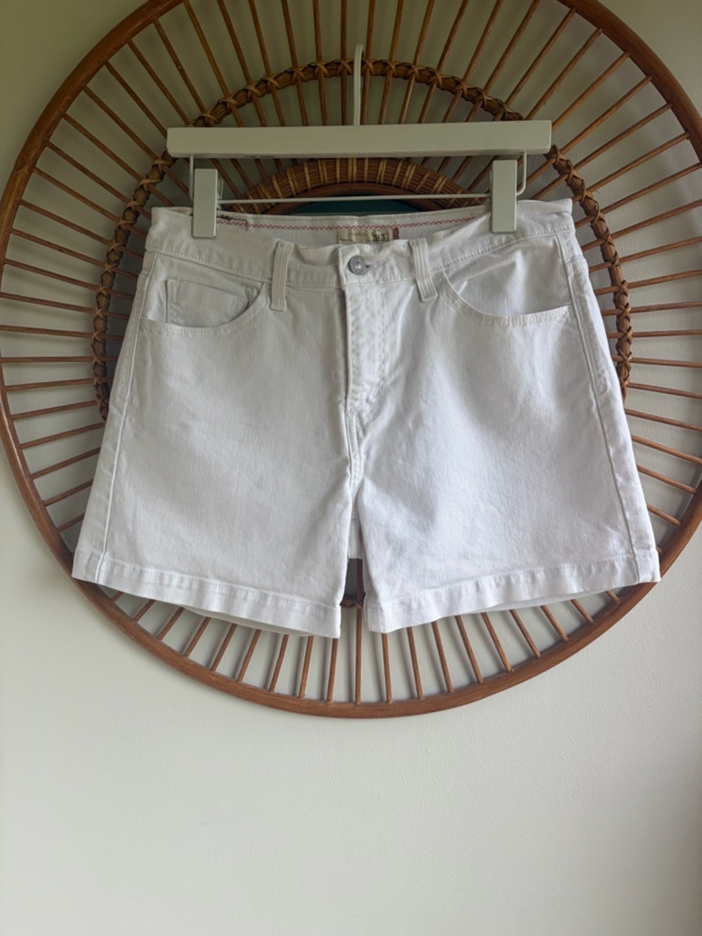 Levi’s 501 MID LENGTH WOMEN'S SHORTS White Classic Denim Shorts